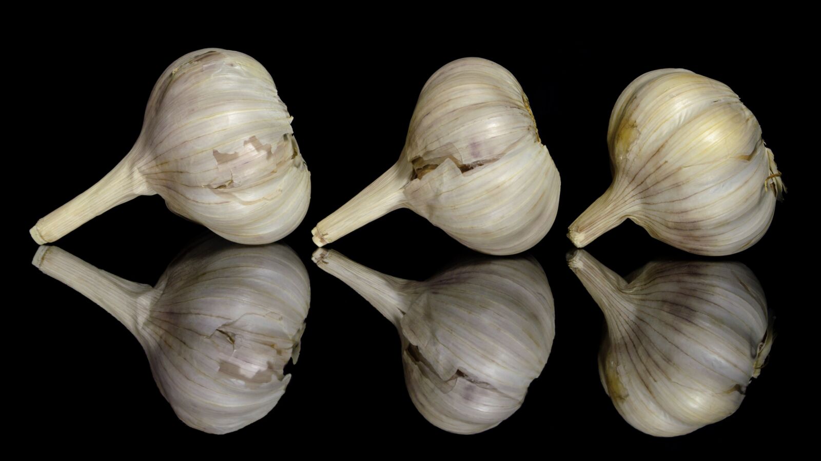 Nikon D3100 sample photo. Garlic, food, seasoning photography