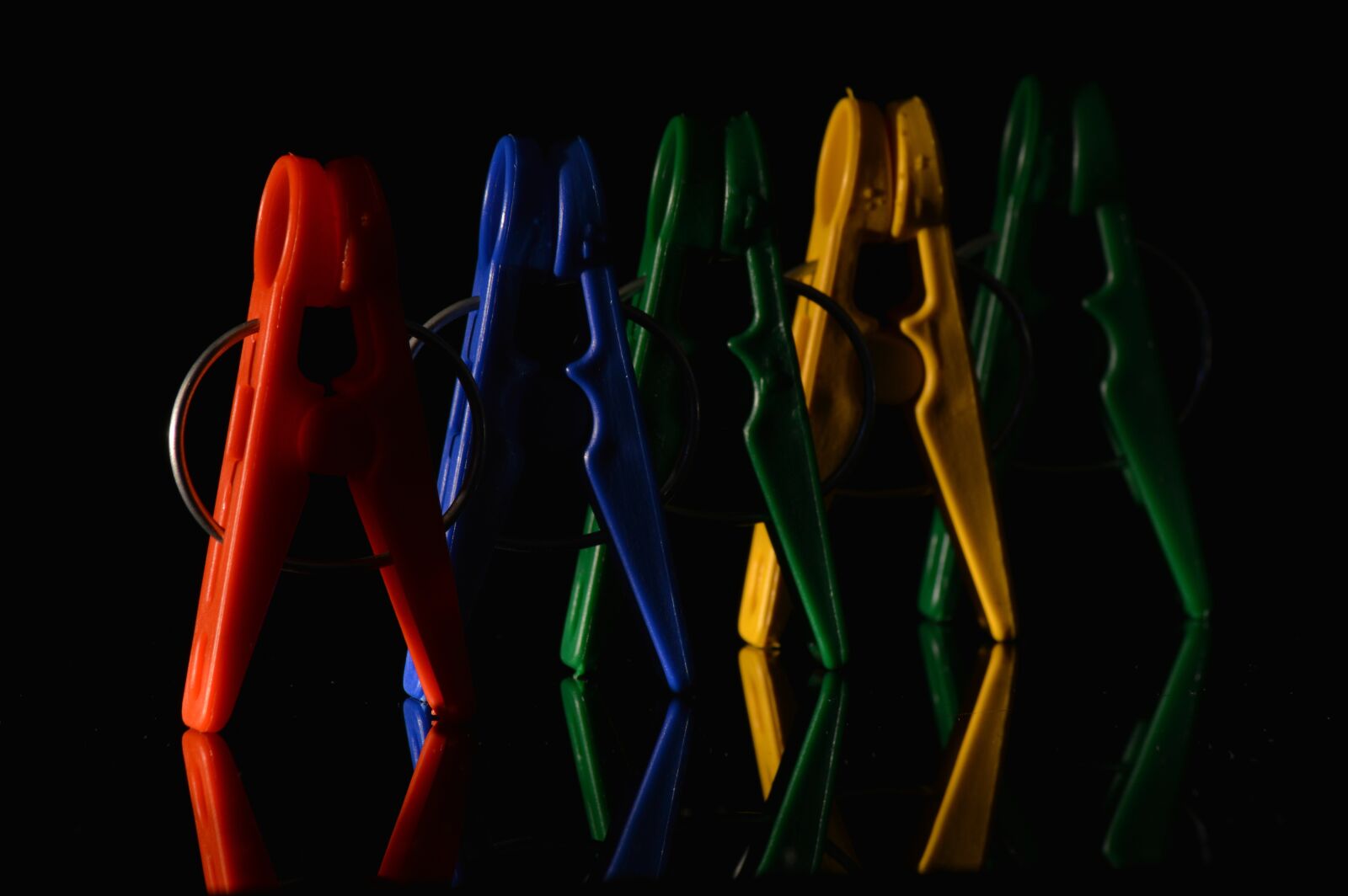 Nikon D3200 sample photo. Clip to the rack photography