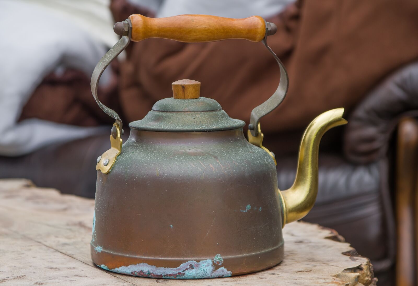 Pentax KP sample photo. Kettle, copper, vintage photography
