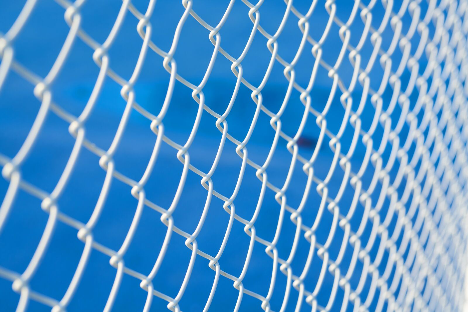 Sigma 85mm F1.4 DG HSM Art sample photo. Blue, wire, knitting photography