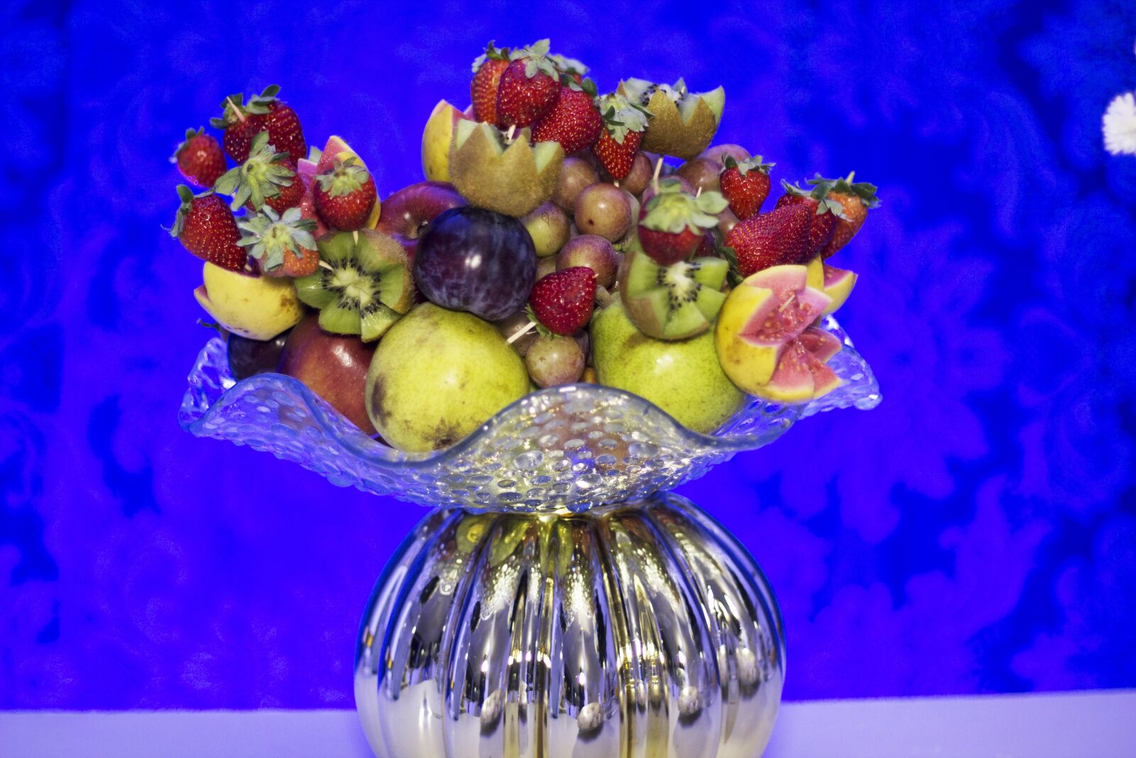 Canon EOS 600D (Rebel EOS T3i / EOS Kiss X5) + Canon EF 50mm F1.8 II sample photo. Fruit, fruit bowl, decoration photography