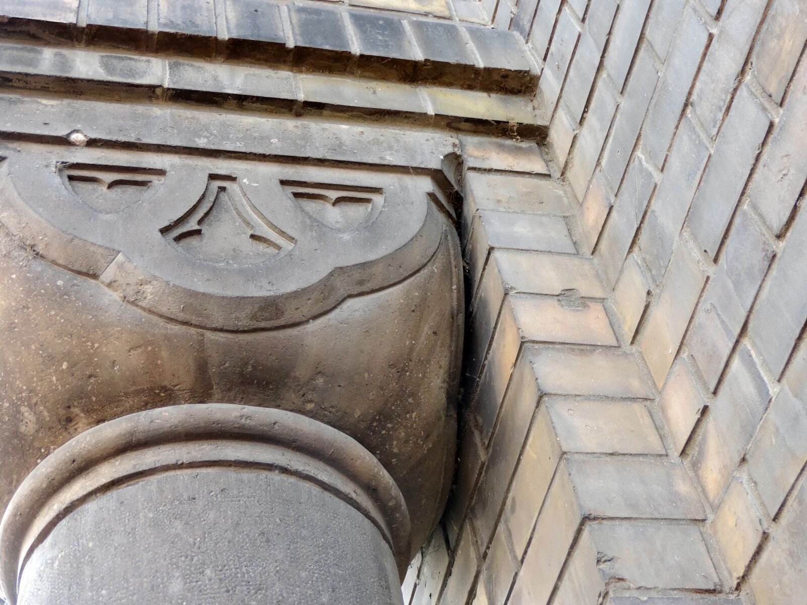 Nikon Coolpix P520 sample photo. Building, architecture, wall, column photography