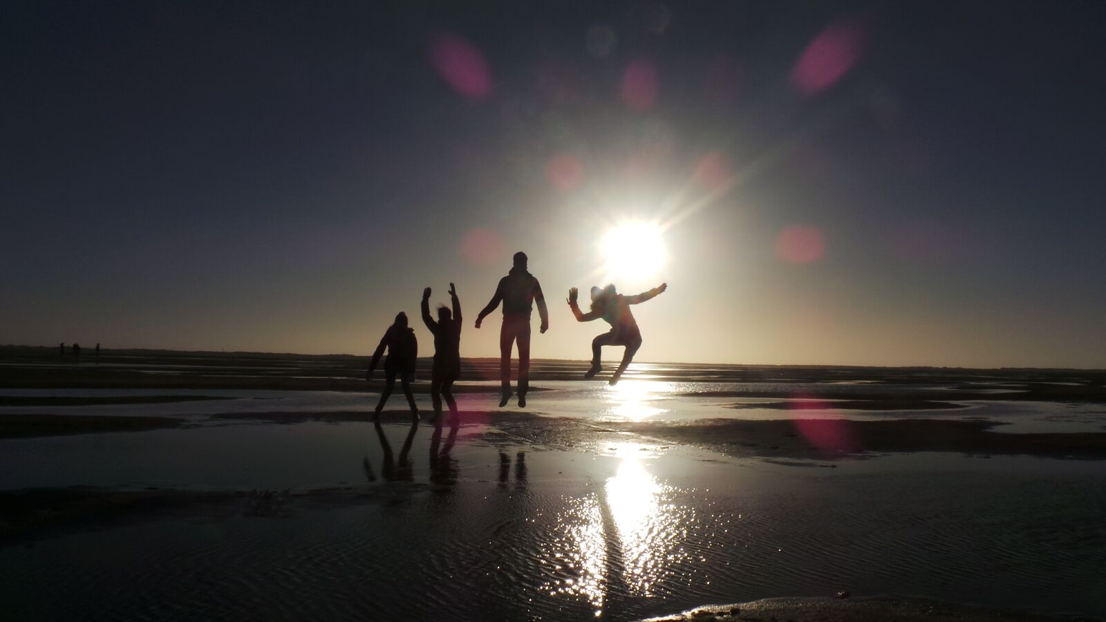 Samsung Galaxy Camera (Wi-Fi) sample photo. Sunset, beach, backlighting photography