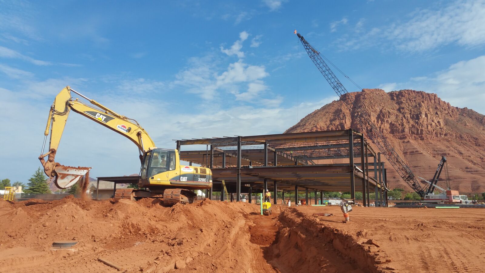 Samsung Galaxy Note4 sample photo. Heavy machinery, construction, build photography