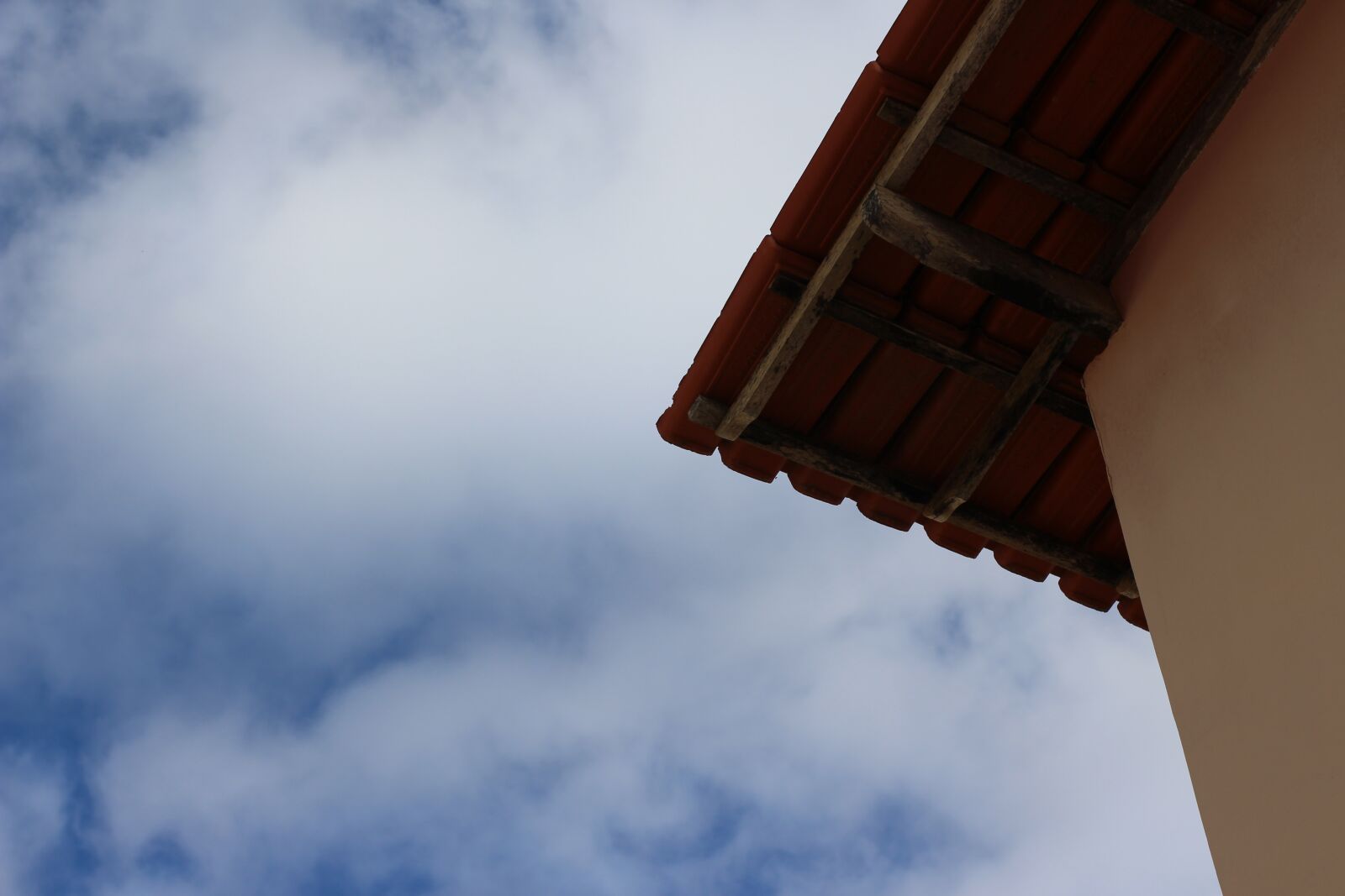 Canon EOS 700D (EOS Rebel T5i / EOS Kiss X7i) sample photo. Tile, roof, home photography