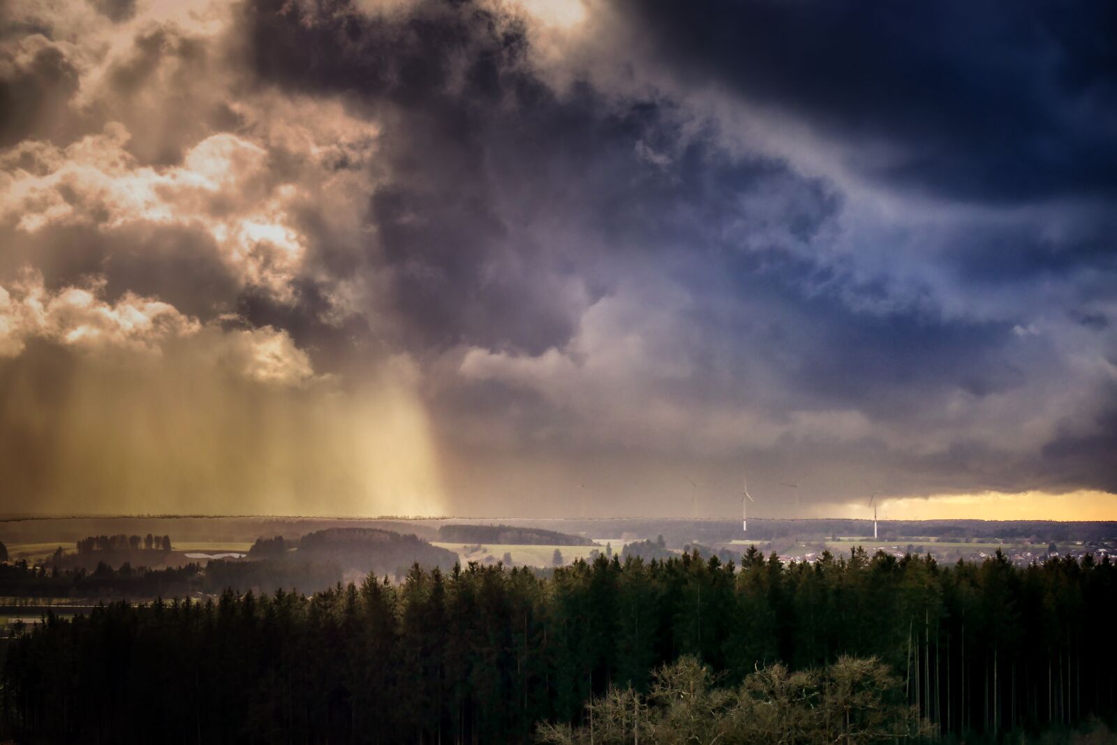 Panasonic Lumix DMC-GX8 sample photo. Thunderstorm, evening sun, clouds photography