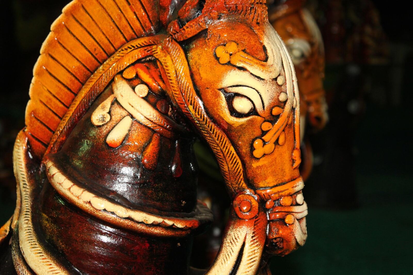 Canon EOS 500D (EOS Rebel T1i / EOS Kiss X3) sample photo. Paint, horse, artifact, sculpture photography