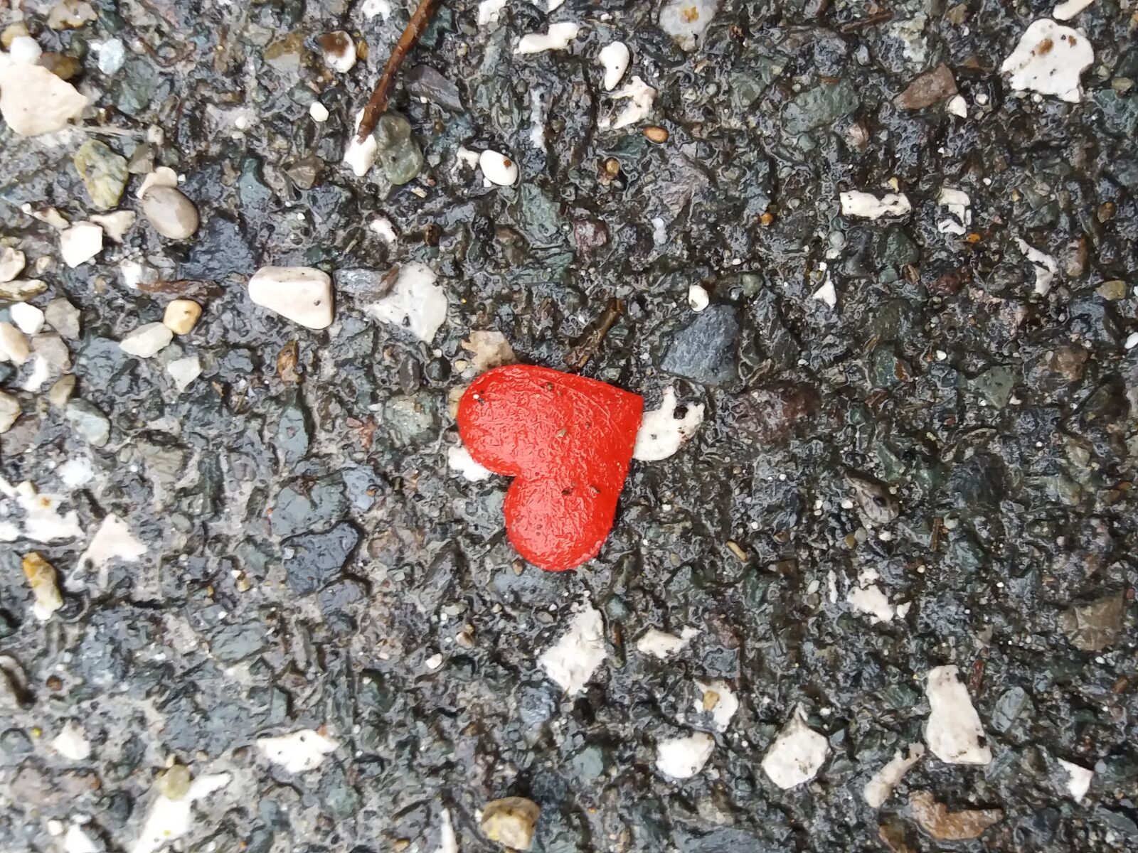Samsung Galaxy J5(2016) sample photo. Heart, love, street photography