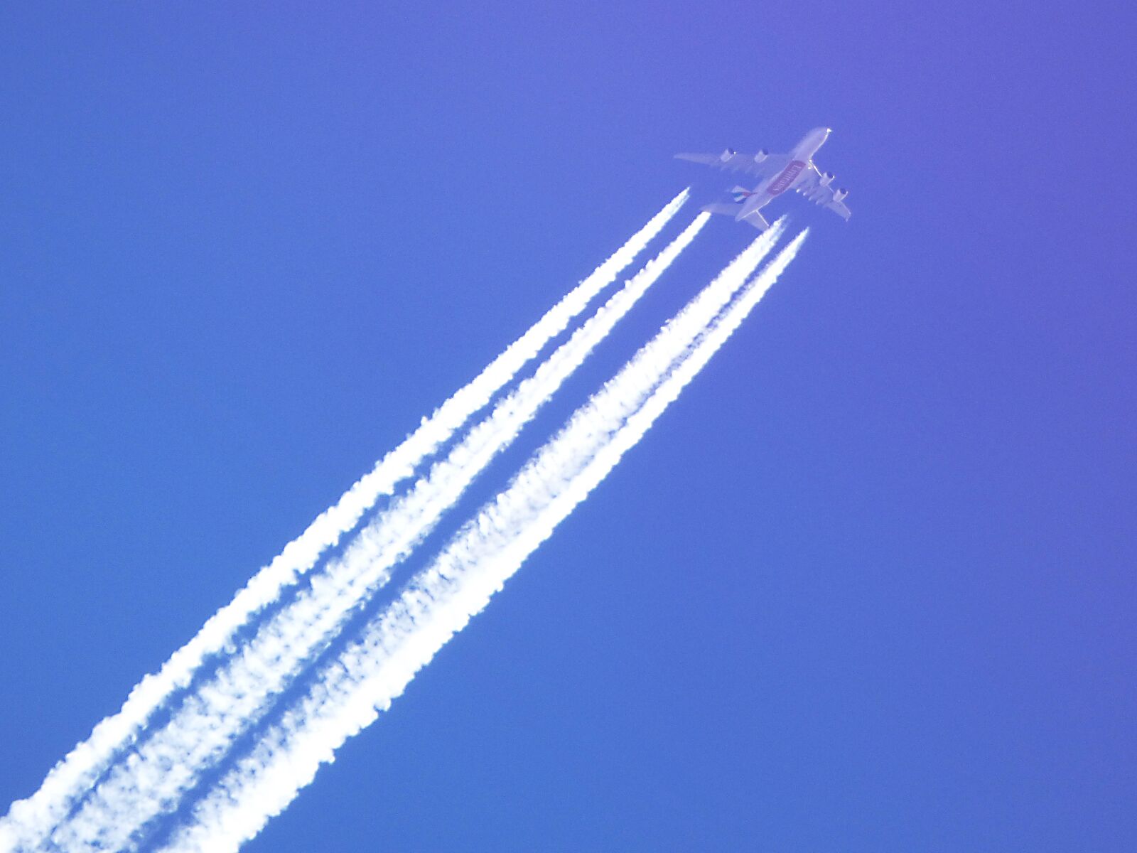 Panasonic Lumix DMC-FZ70 sample photo. Plane, commercial flight, turbojet photography