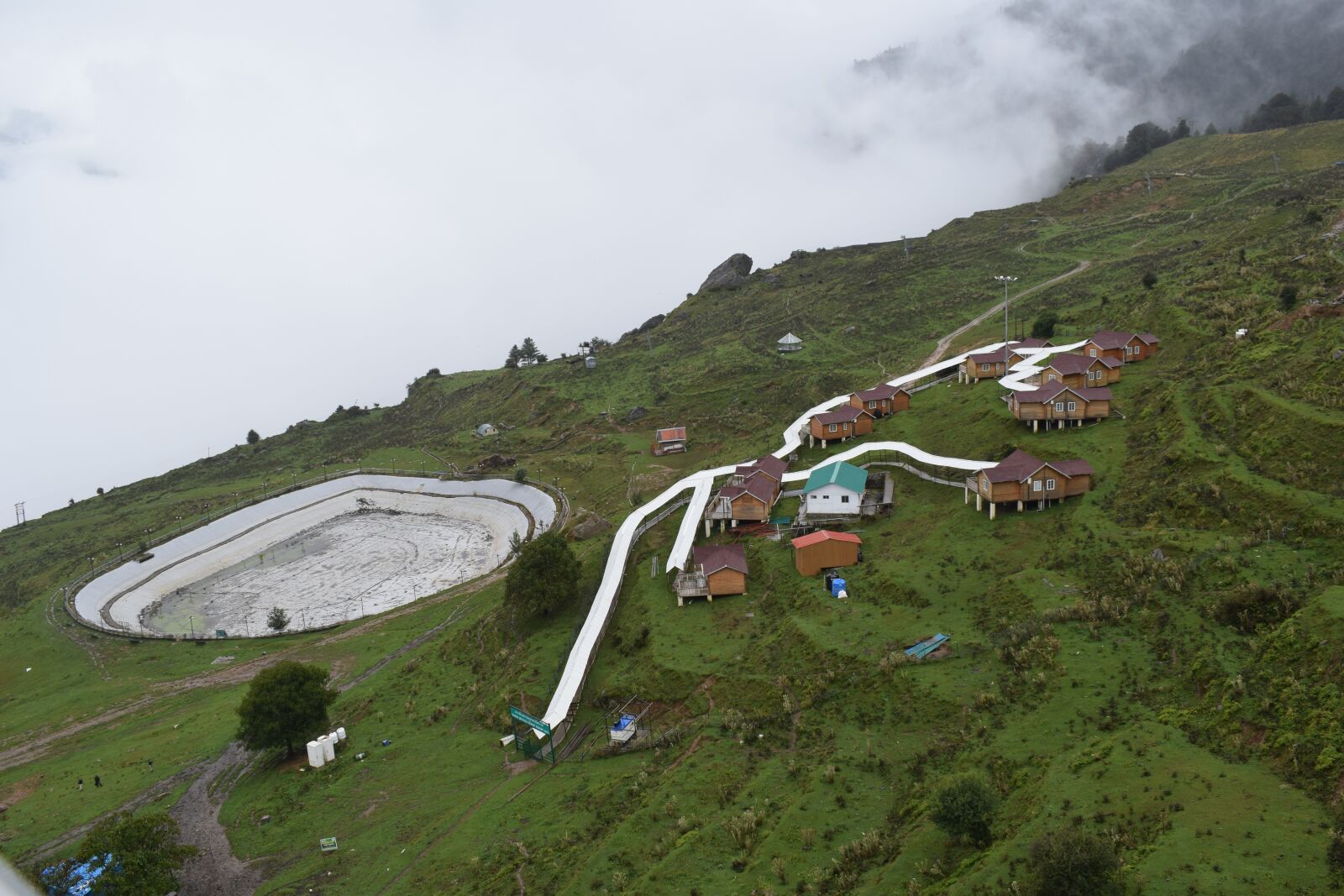 Nikon D5300 sample photo. Auli, roapway, lake photography