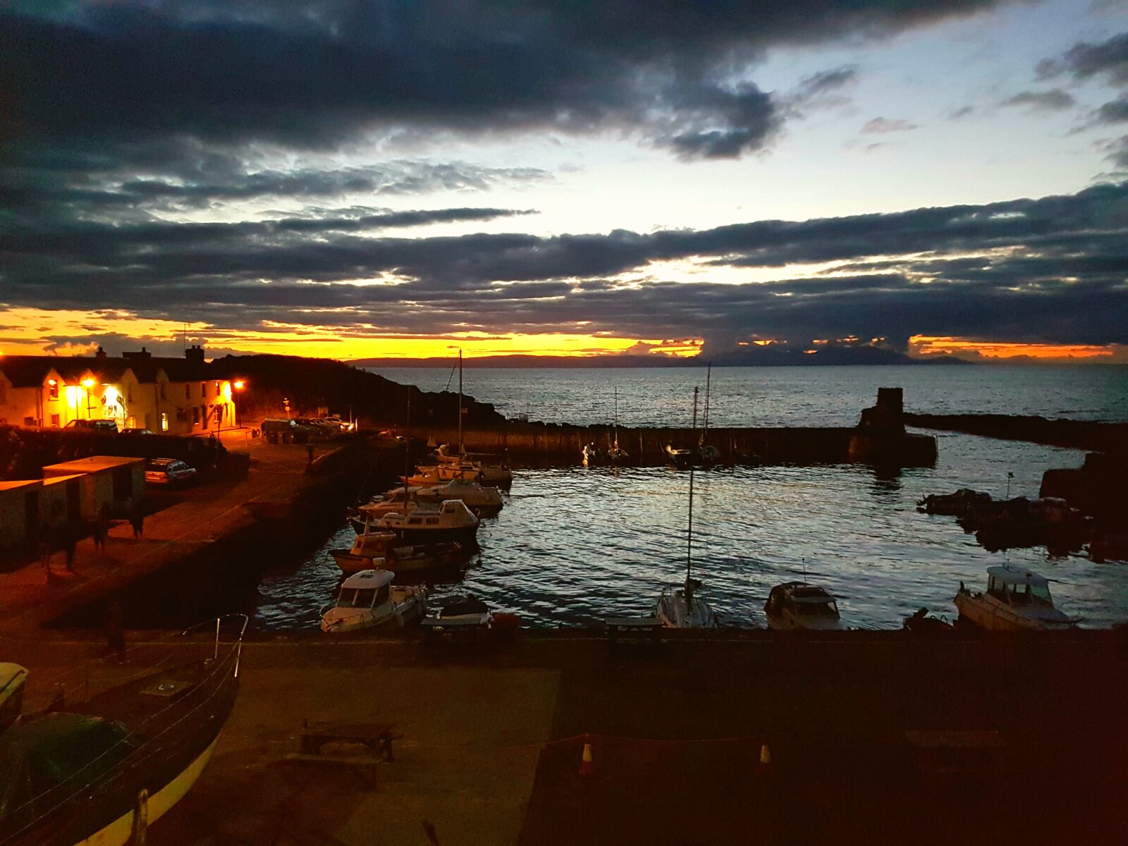 Samsung Galaxy S7 Edge sample photo. Blue, skies, boats, castle photography