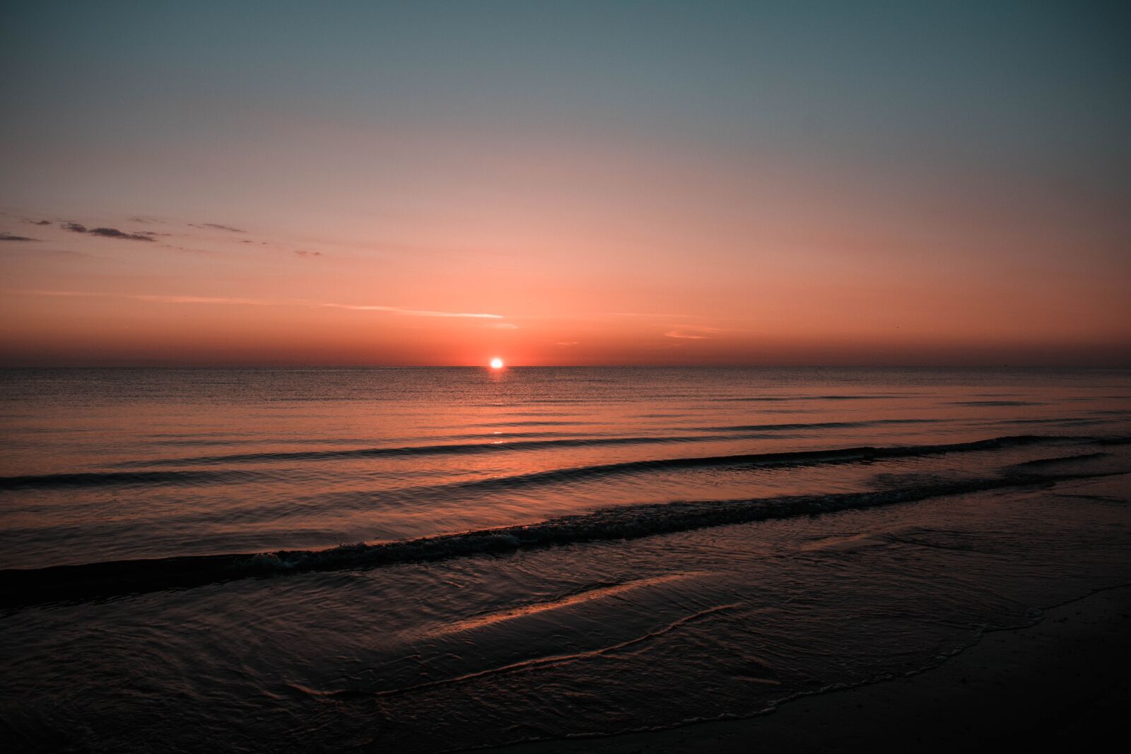Nikon D3500 sample photo. Sunrise, sunset, seascape photography