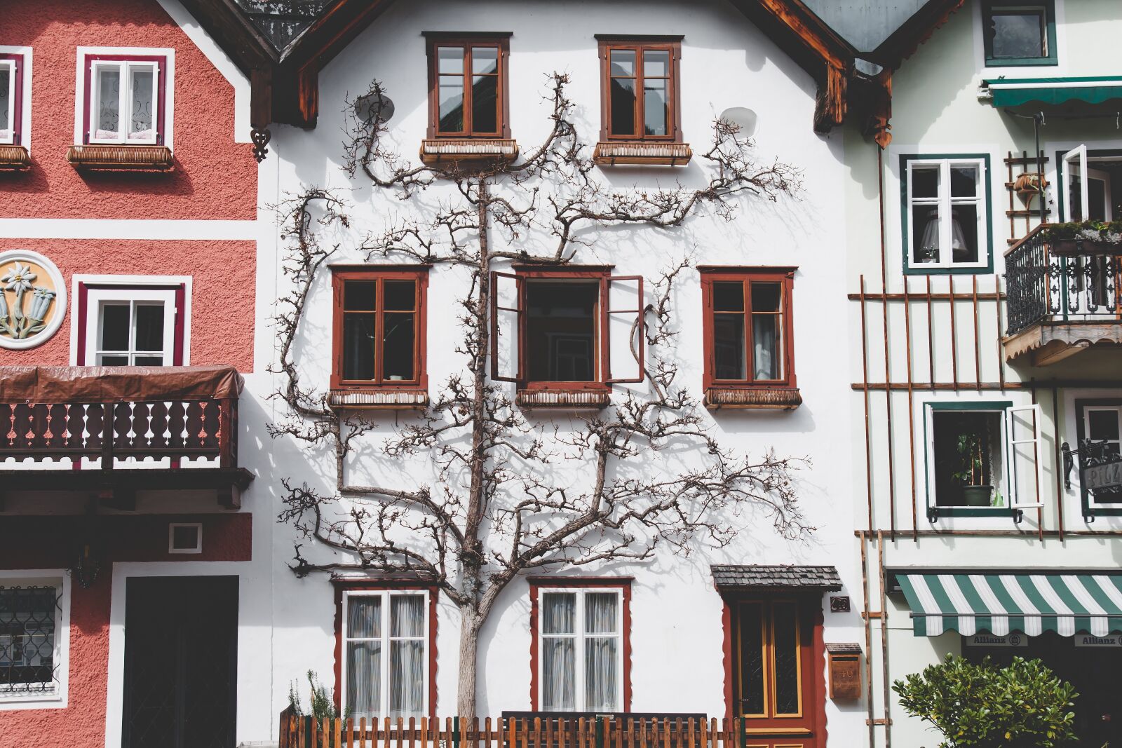 Canon EOS 40D sample photo. Architecture, house, balcony photography