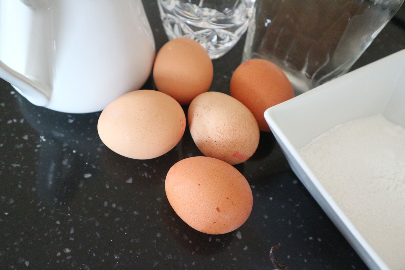 Canon EOS M10 sample photo. Egg, bake, christmas photography