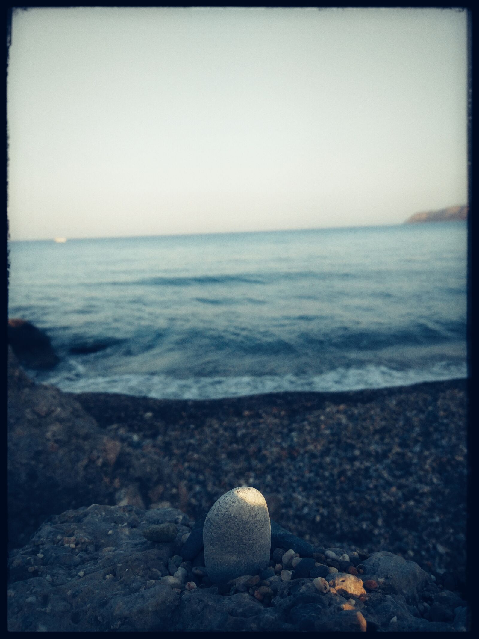 Xiaomi Redmi Note3 sample photo. Nature, sea, stone photography