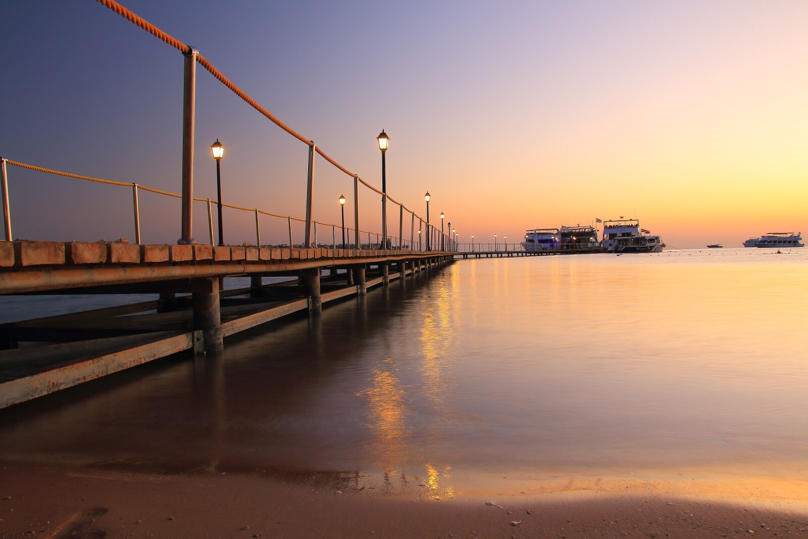 Canon EOS 70D sample photo. Web, piers, long exposure photography