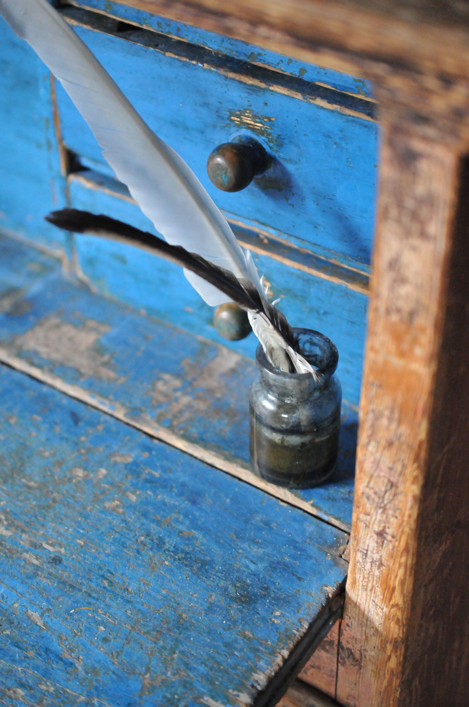 Nikon D300 sample photo. Ink, blue, desktop photography