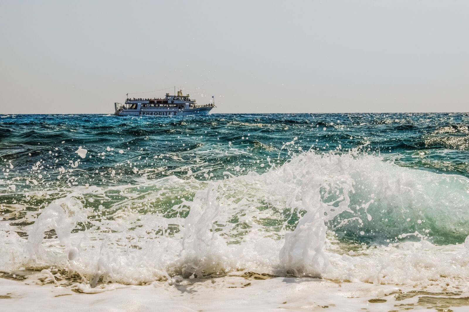 Nikon D3300 sample photo. Wave, smashing, drops photography