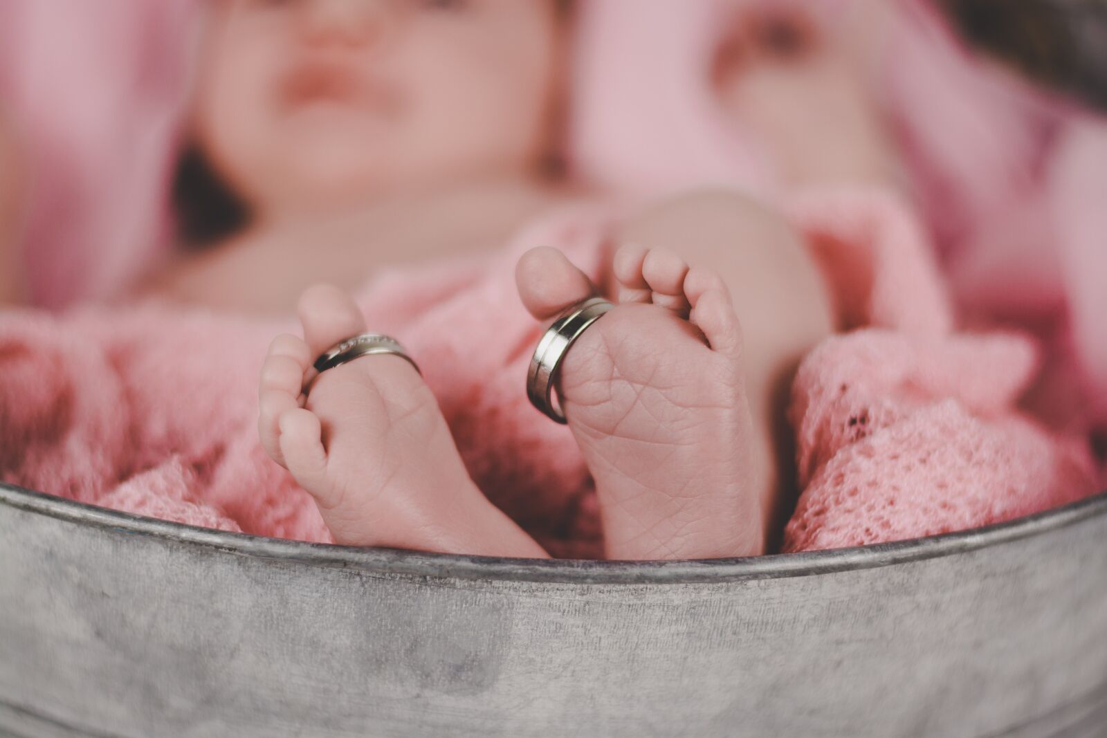 Nikon D5200 sample photo. Baby, baby feet, feet photography