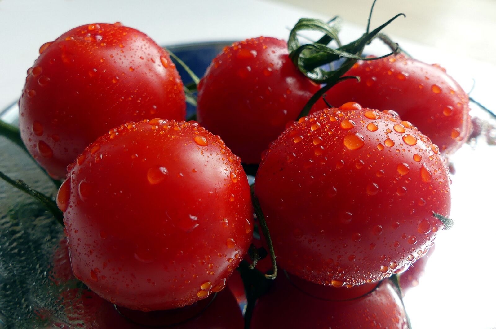 Panasonic Lumix DMC-FZ300 sample photo. Tomatoes, food, fresh photography