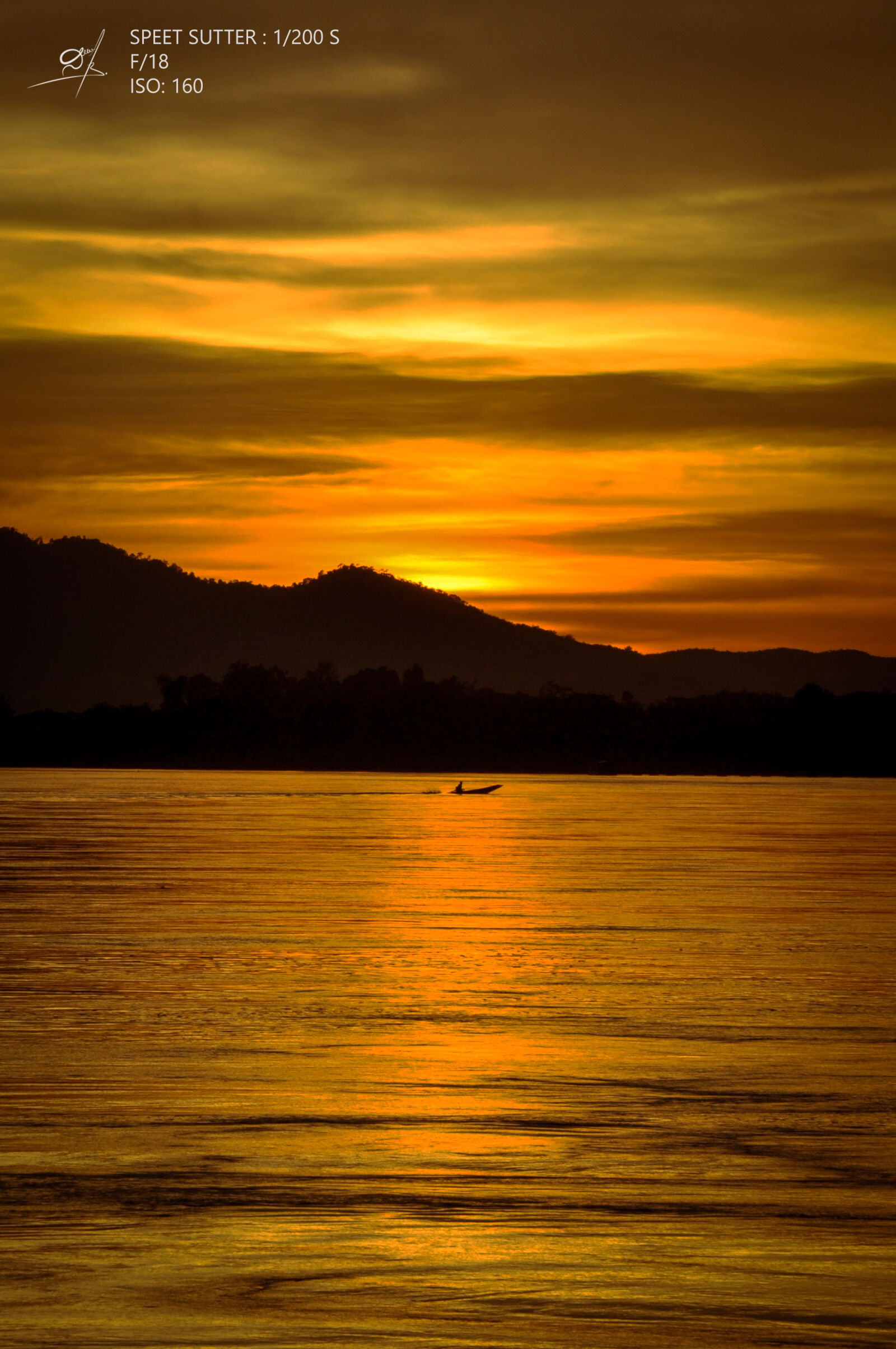 Nikon D90 sample photo. Golden, sun, laos photography