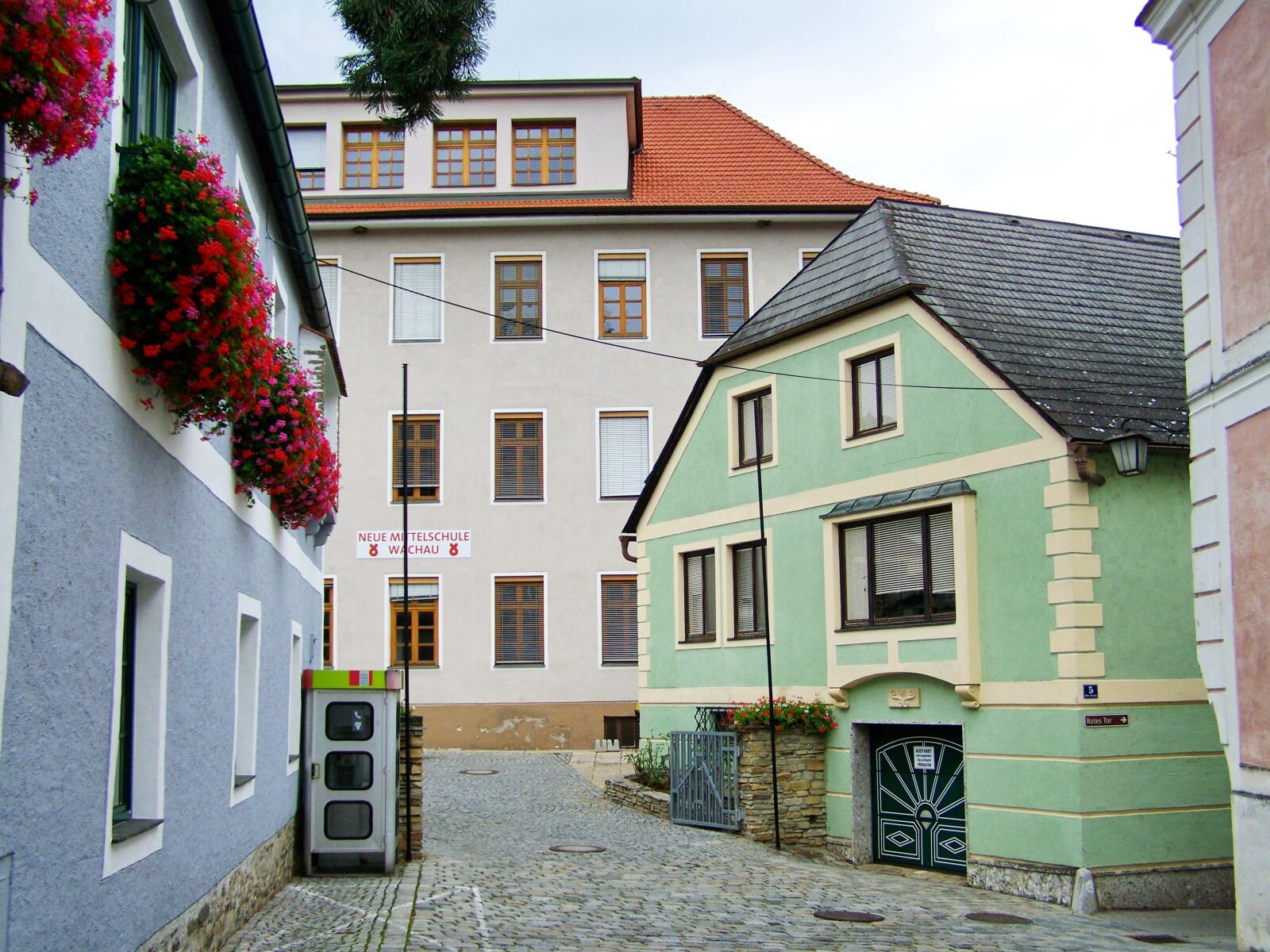 Kodak EASYSHARE ZD710 ZOOM DIGITAL CAMERA sample photo. Street details, spitz, austria photography