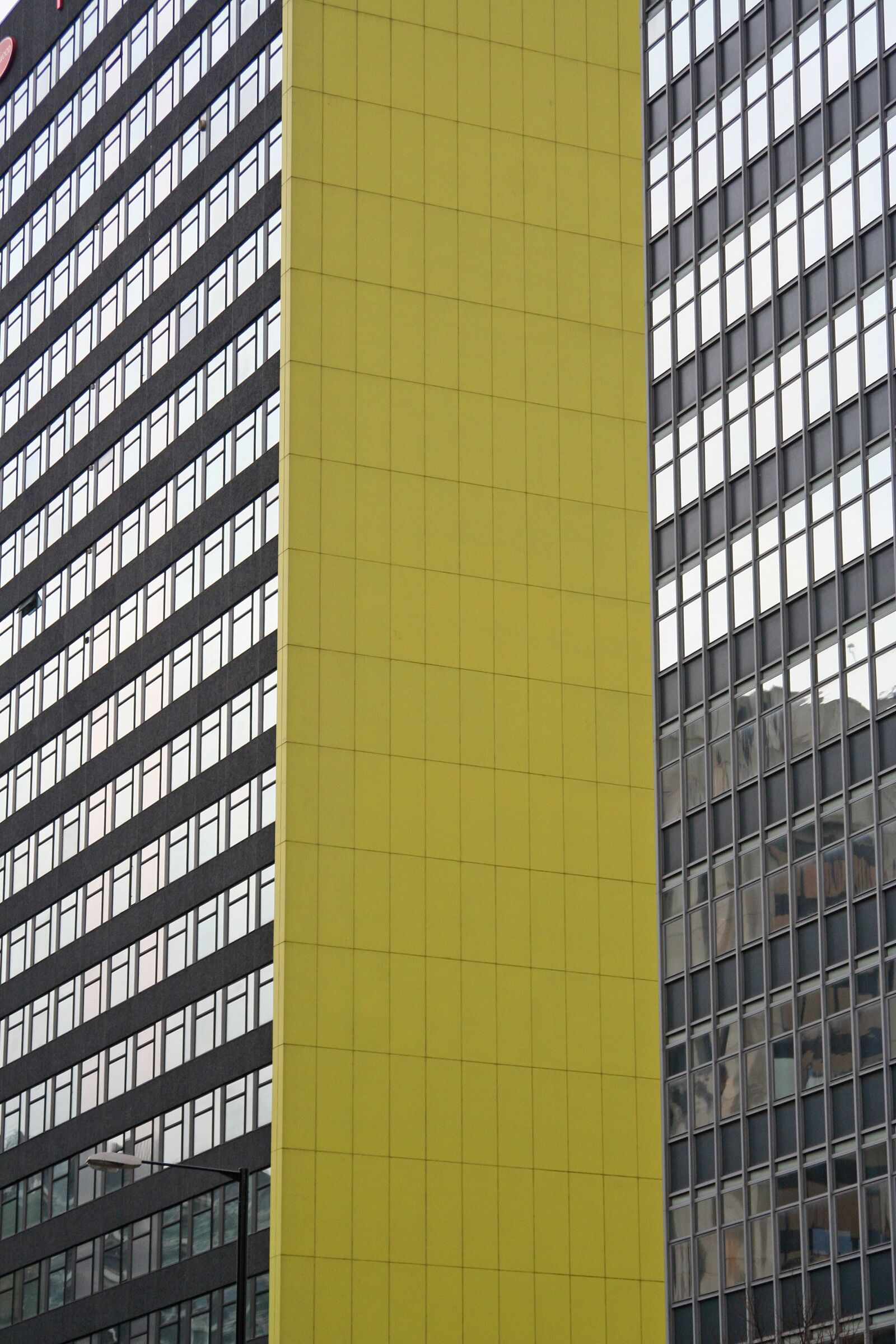 Canon EOS 350D (EOS Digital Rebel XT / EOS Kiss Digital N) sample photo. Architecture, glass, building photography