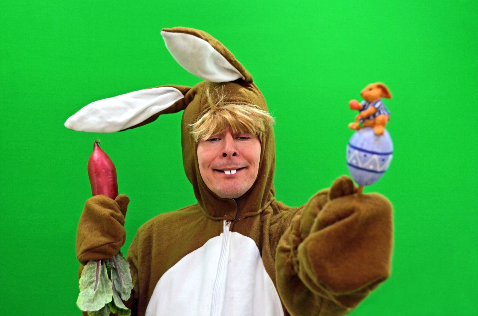 Nikon D5100 sample photo. Chroma key, greenbox, easter photography