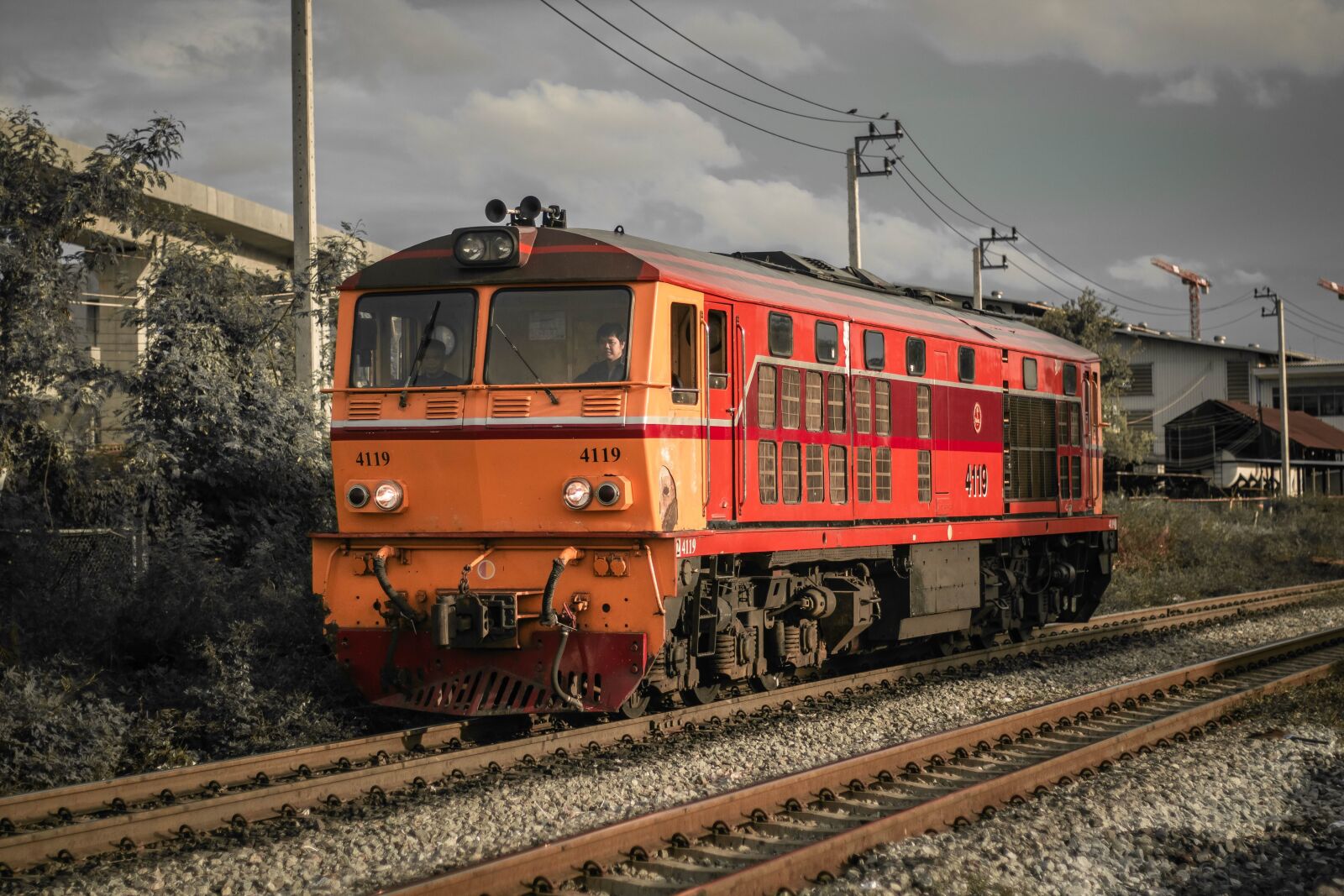 Canon EOS 70D + Canon EF 50mm F1.8 STM sample photo. Train, evening, travel photography