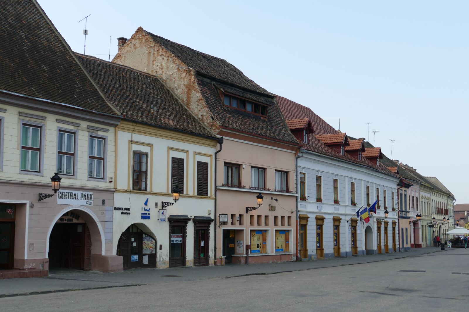 Panasonic Lumix DMC-FZ1000 sample photo. Romania, transylvania, historic center photography