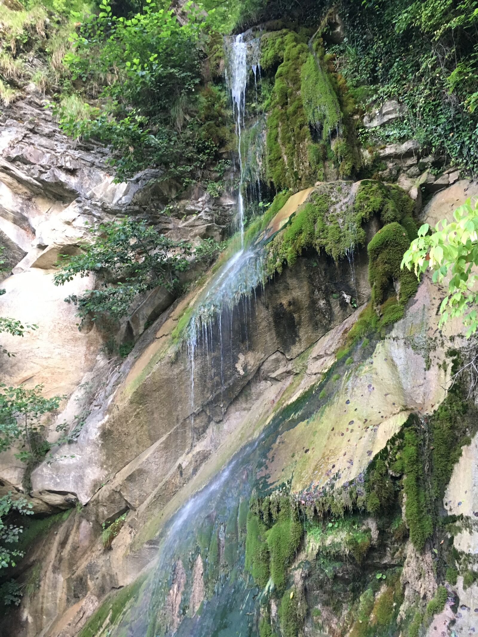 iPhone SE back camera 4.15mm f/2.2 sample photo. Waterfall, summer, nature photography