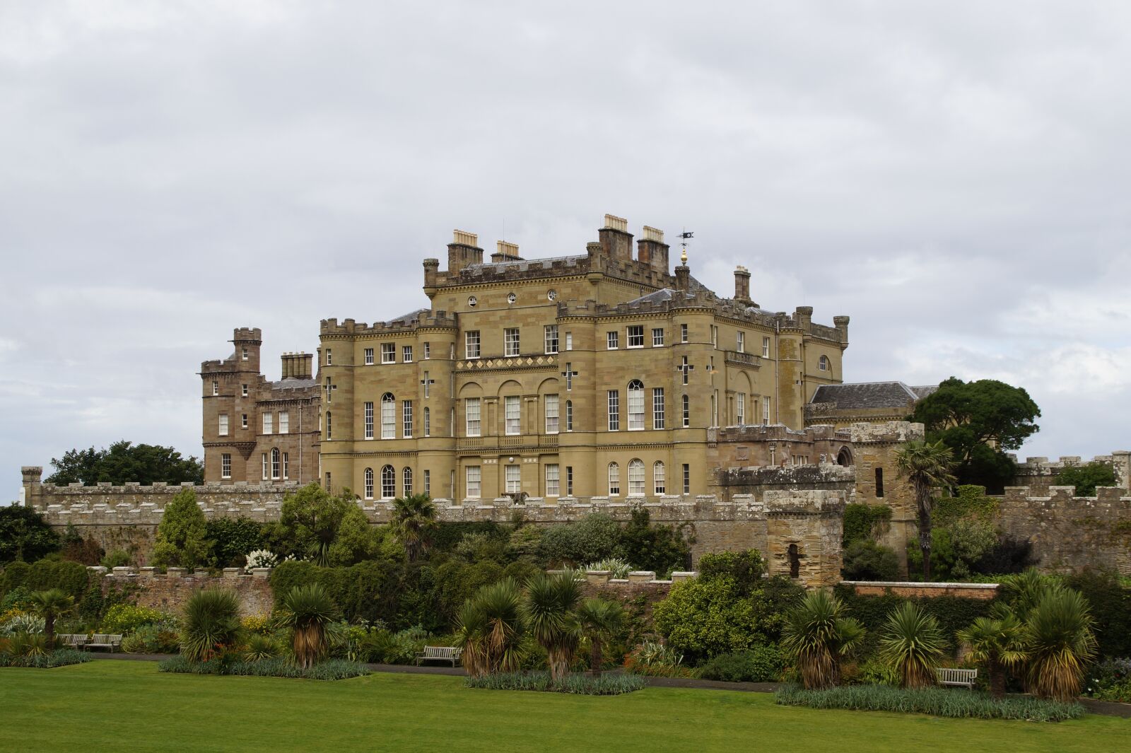 Sony SLT-A58 sample photo. Castle, scotland, architecture photography