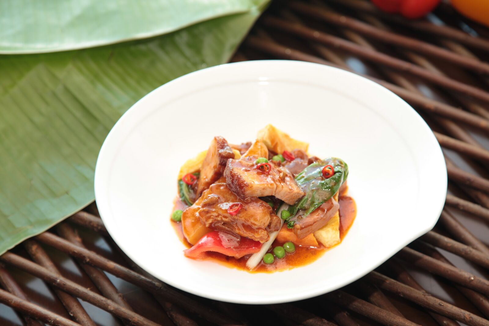 Canon EOS 5D Mark II sample photo. Pochero, pork, exotic photography