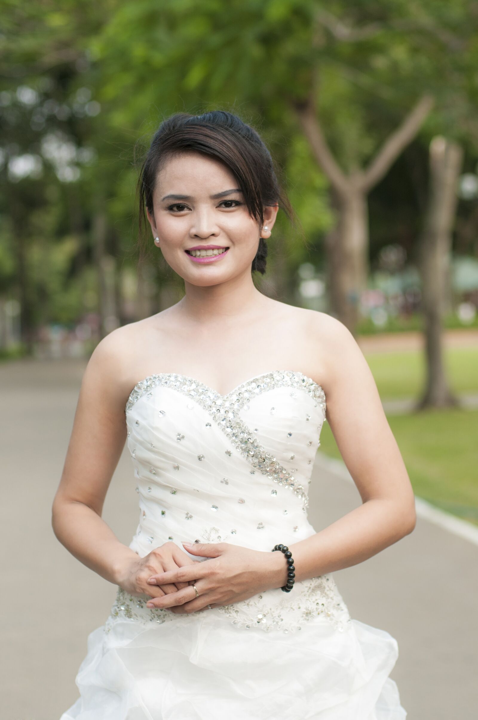 Nikon D300 sample photo. White shirt, vietnam, girl photography
