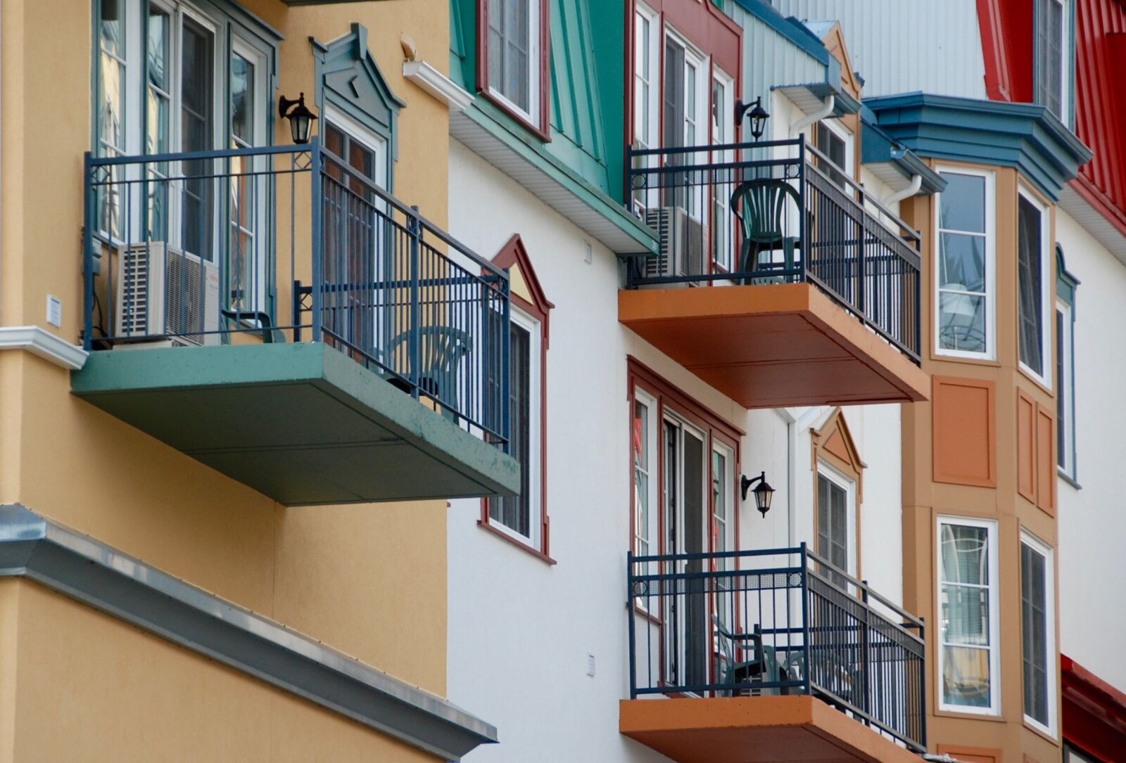 Nikon D80 sample photo. Balcony, building, wall photography