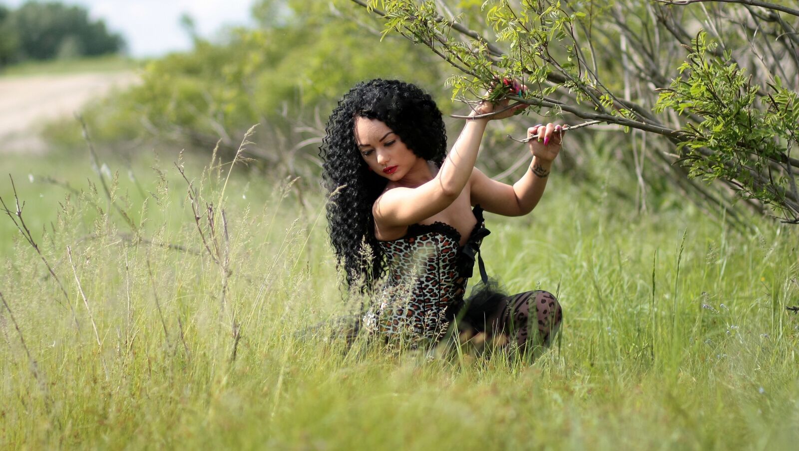 Canon EOS 450D (EOS Rebel XSi / EOS Kiss X2) sample photo. Girl, wild, forest photography