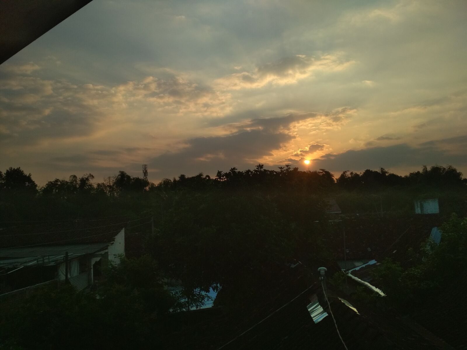 Xiaomi Redmi 4X sample photo. Sunset, claude, view photography