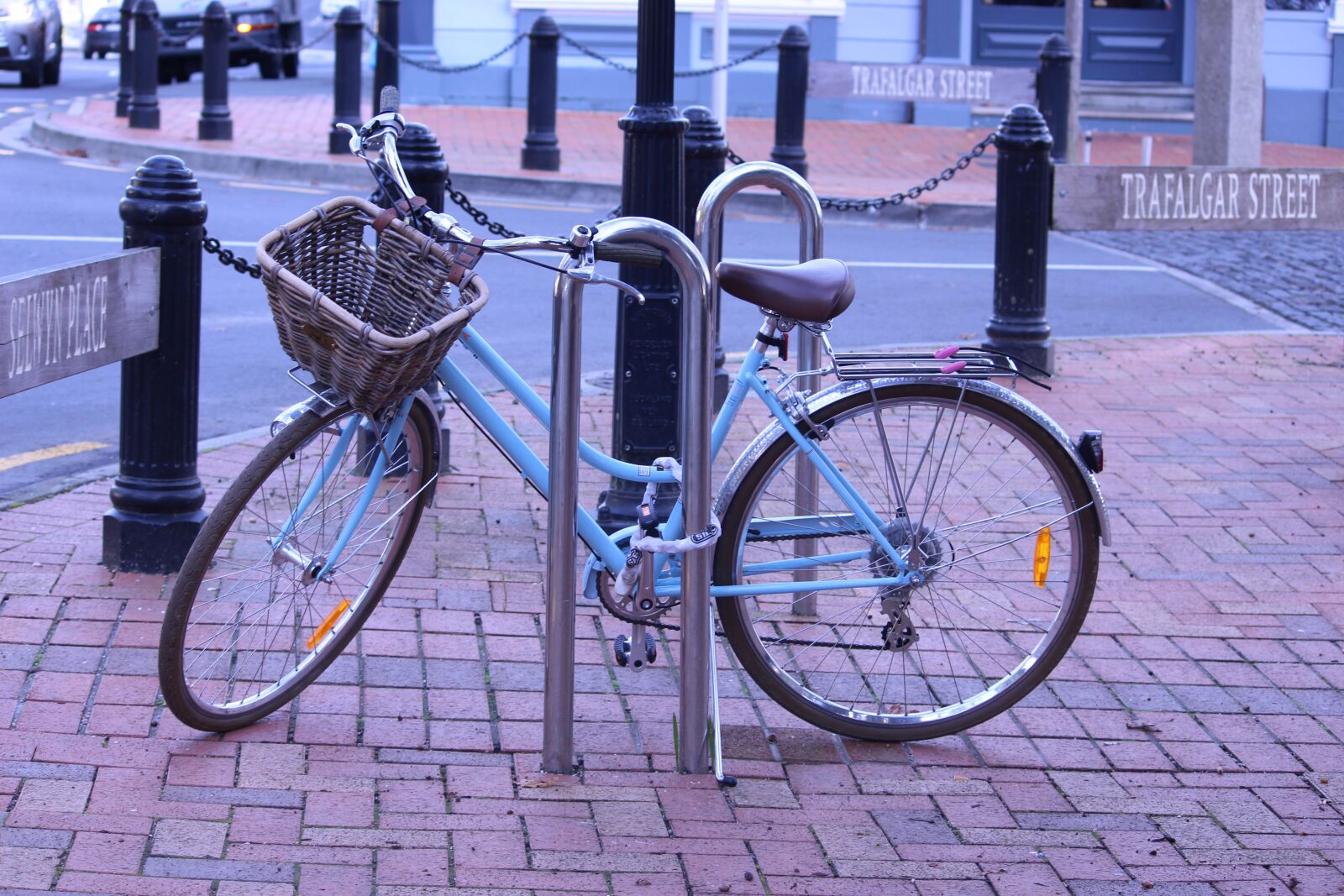 Canon EOS 700D (EOS Rebel T5i / EOS Kiss X7i) sample photo. Bicycle, shopping, transport photography