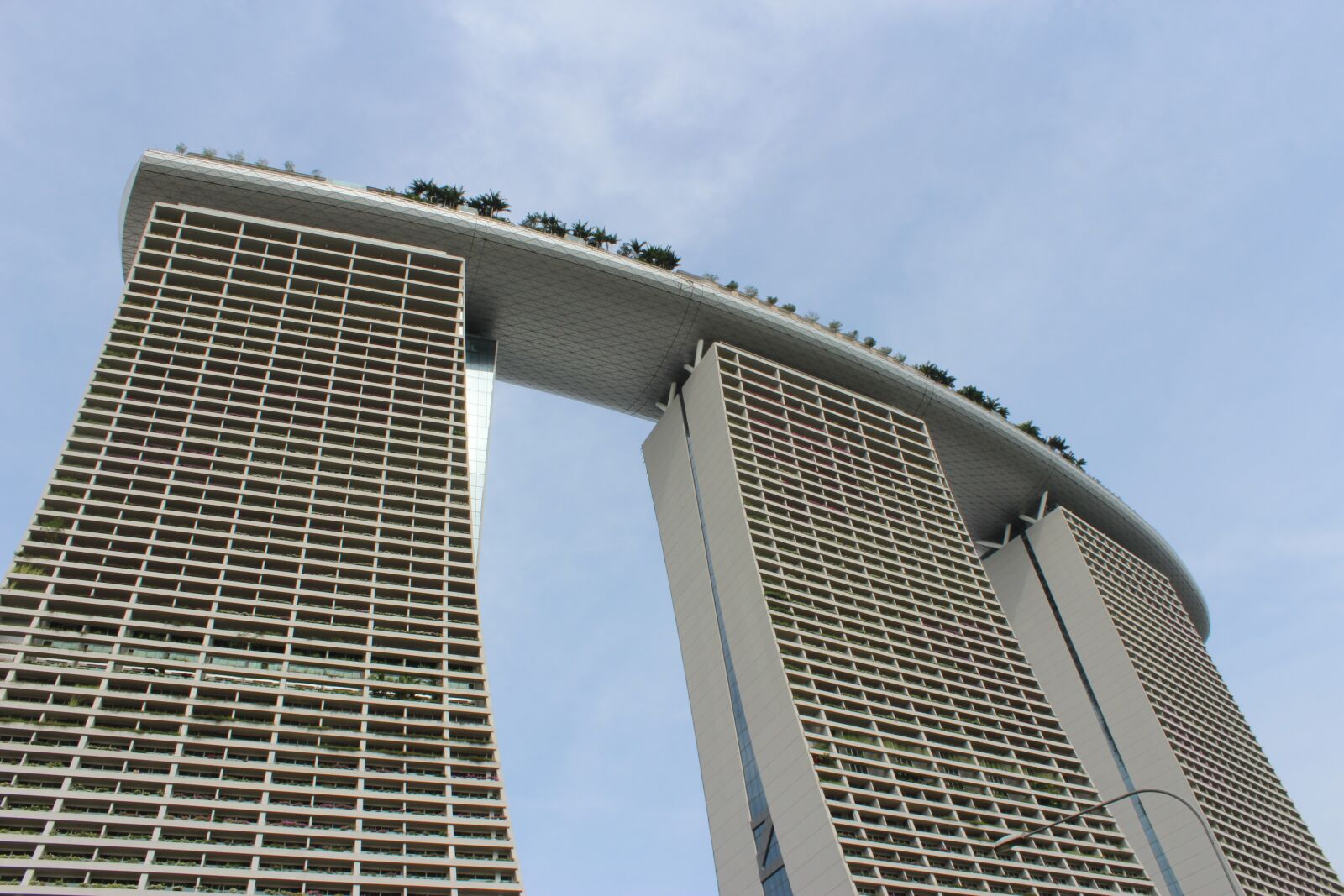 Canon EOS 600D (Rebel EOS T3i / EOS Kiss X5) sample photo. Tall, building, skyscraper photography