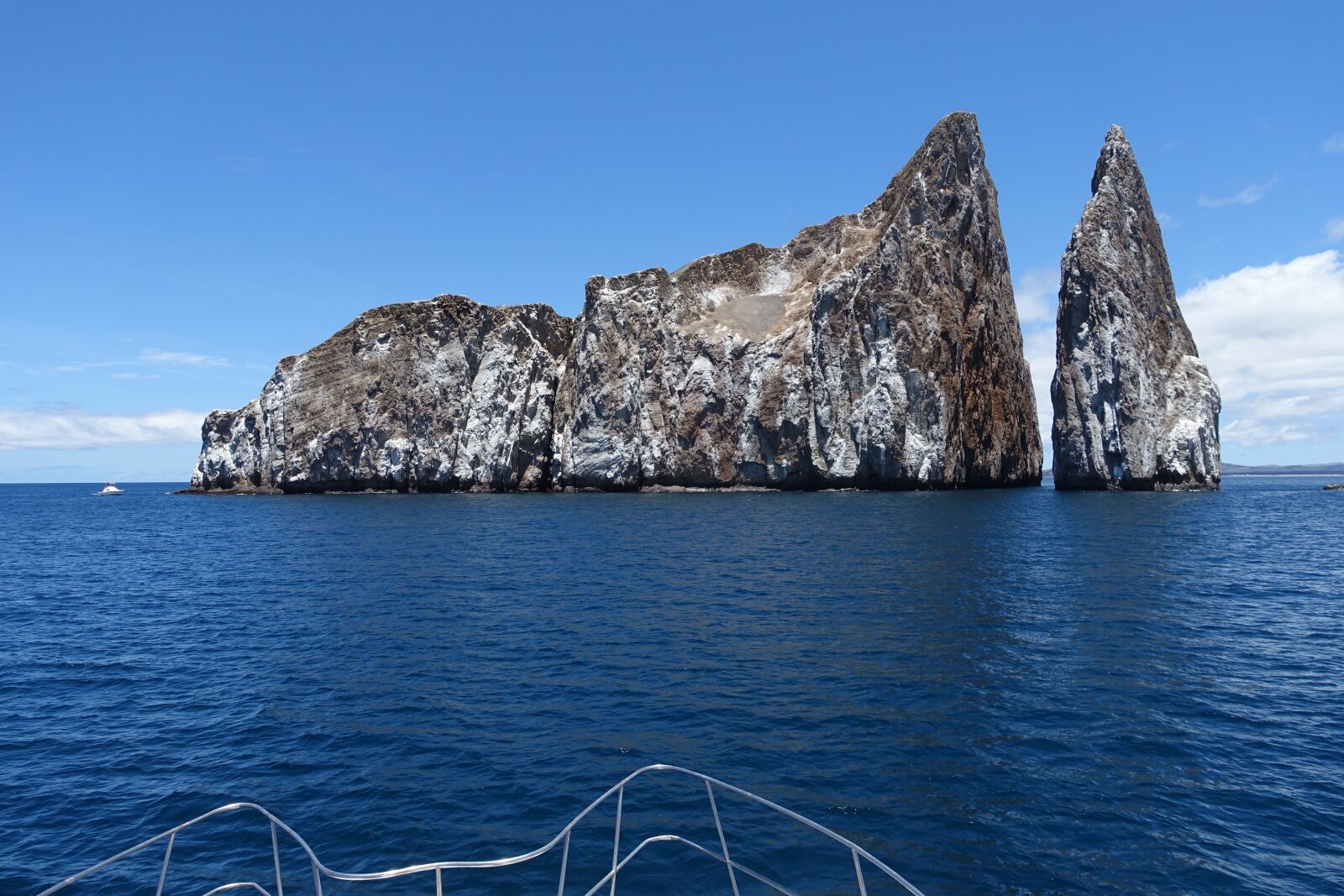 Sony Cyber-shot DSC-RX100 III sample photo. Ecuador, galapagos islands, island photography