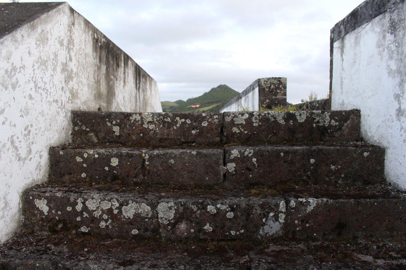 Canon EOS 700D (EOS Rebel T5i / EOS Kiss X7i) sample photo. Stone steps, old, ruin photography