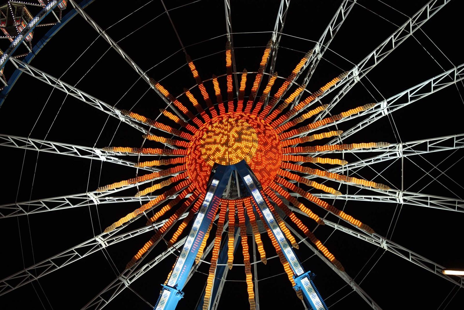 Canon EOS 450D (EOS Rebel XSi / EOS Kiss X2) sample photo. Oktoberfest, ride, ferris wheel photography
