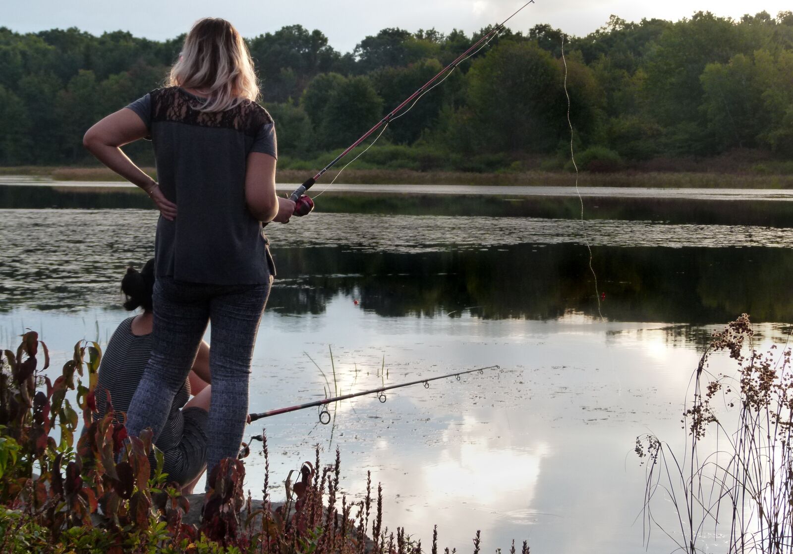 Panasonic Lumix DMC-FZ100 sample photo. Woman, fishing, fisherwoman photography