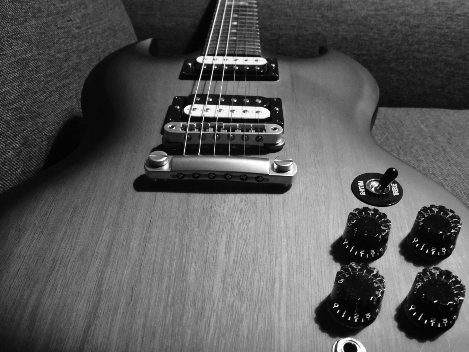 Nikon Coolpix P520 sample photo. Guitar, music, instrument photography
