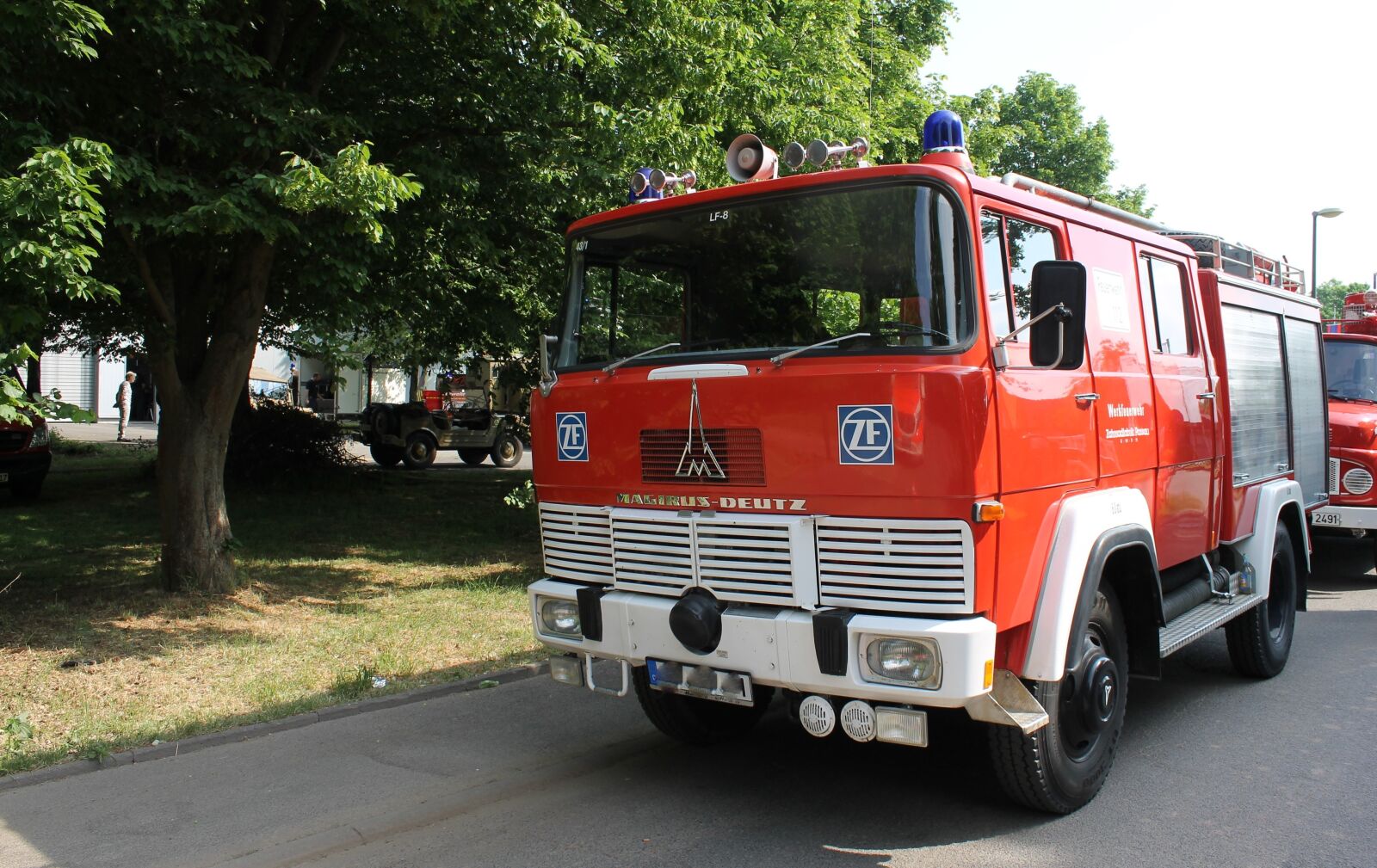 Canon EOS 1100D (EOS Rebel T3 / EOS Kiss X50) sample photo. Fire, old, vehicles photography
