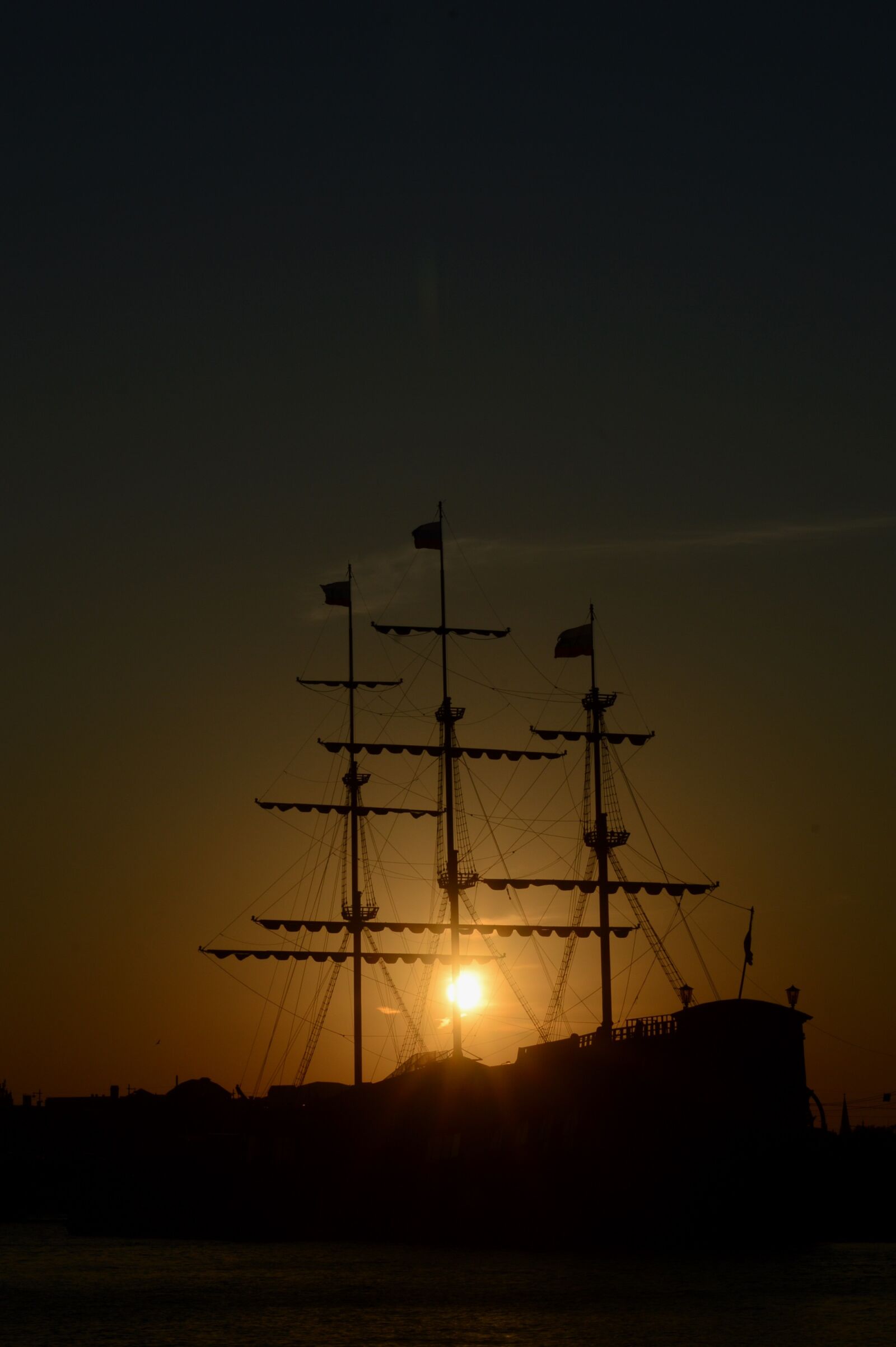 Nikon D3200 sample photo. Ship, the evening sun photography