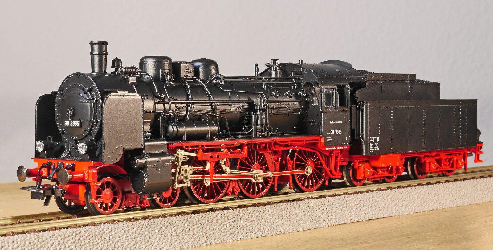 Panasonic Lumix DMC-GH3 sample photo. Steam locomotive, model, scale photography