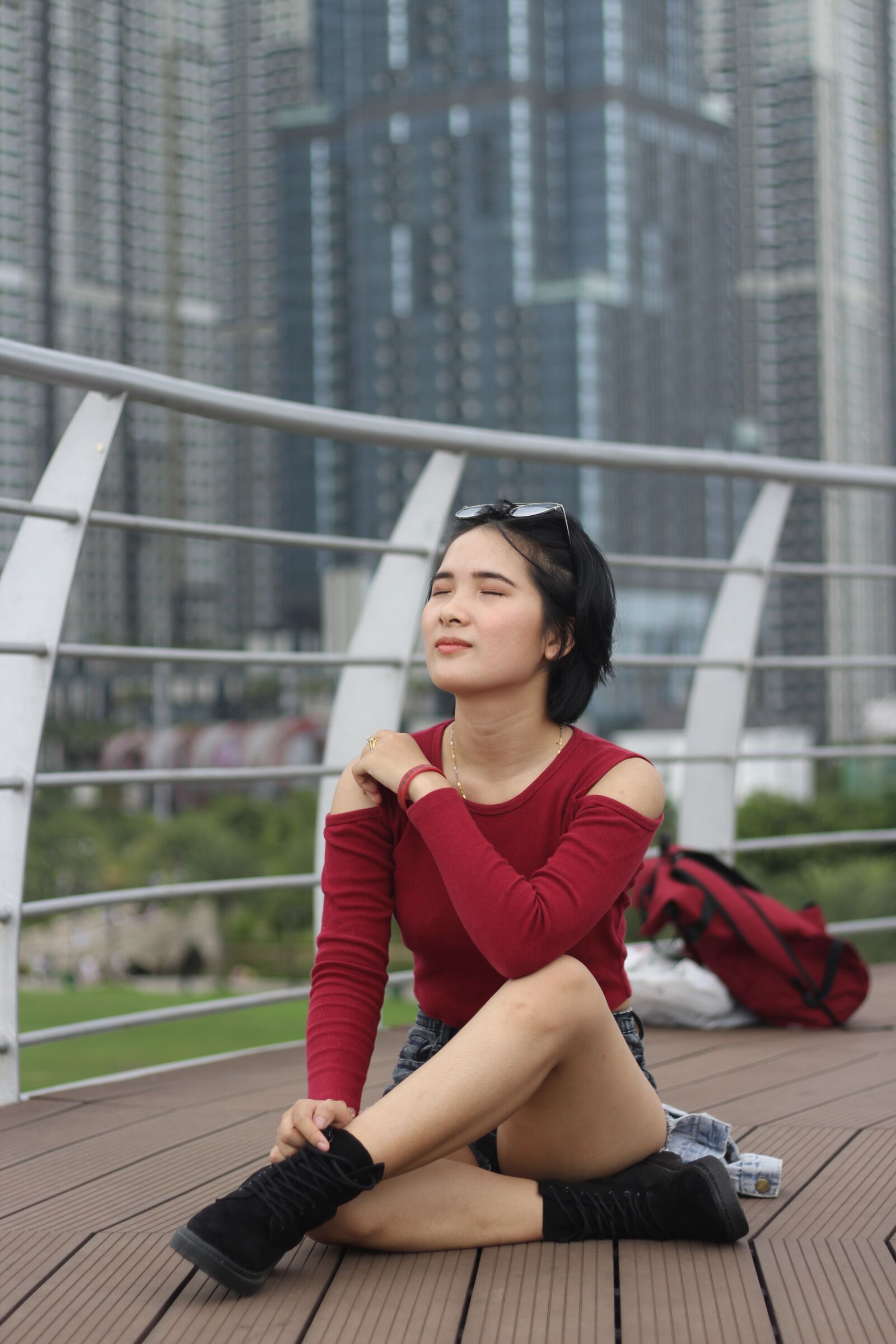 Canon EOS 1300D (EOS Rebel T6 / EOS Kiss X80) + Canon EF 50mm F1.8 STM sample photo. Vietnamese, woman, girl photography