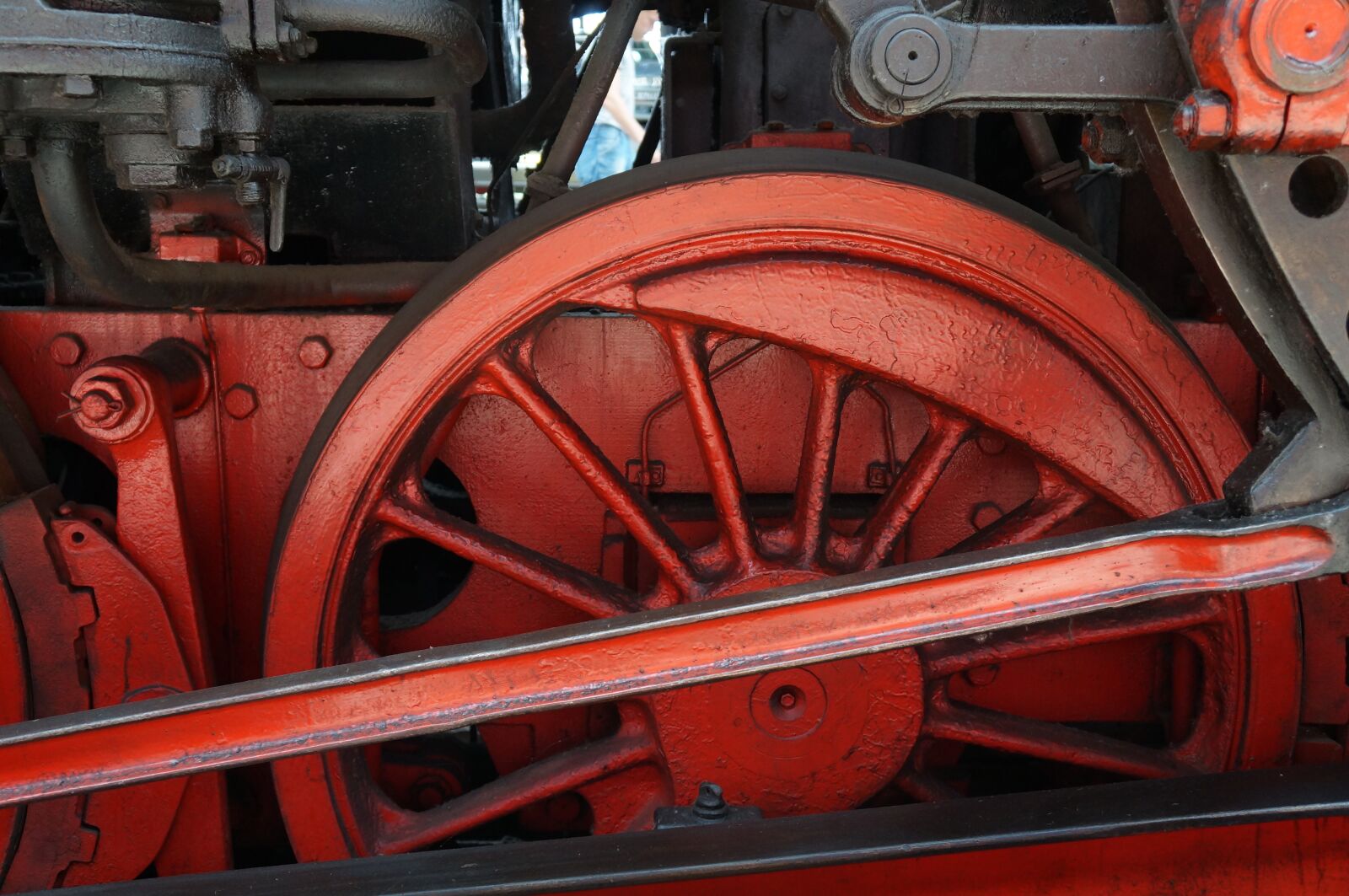 Sony Alpha NEX-F3 + Sony E 18-55mm F3.5-5.6 OSS sample photo. Train, locomotive, wheel photography