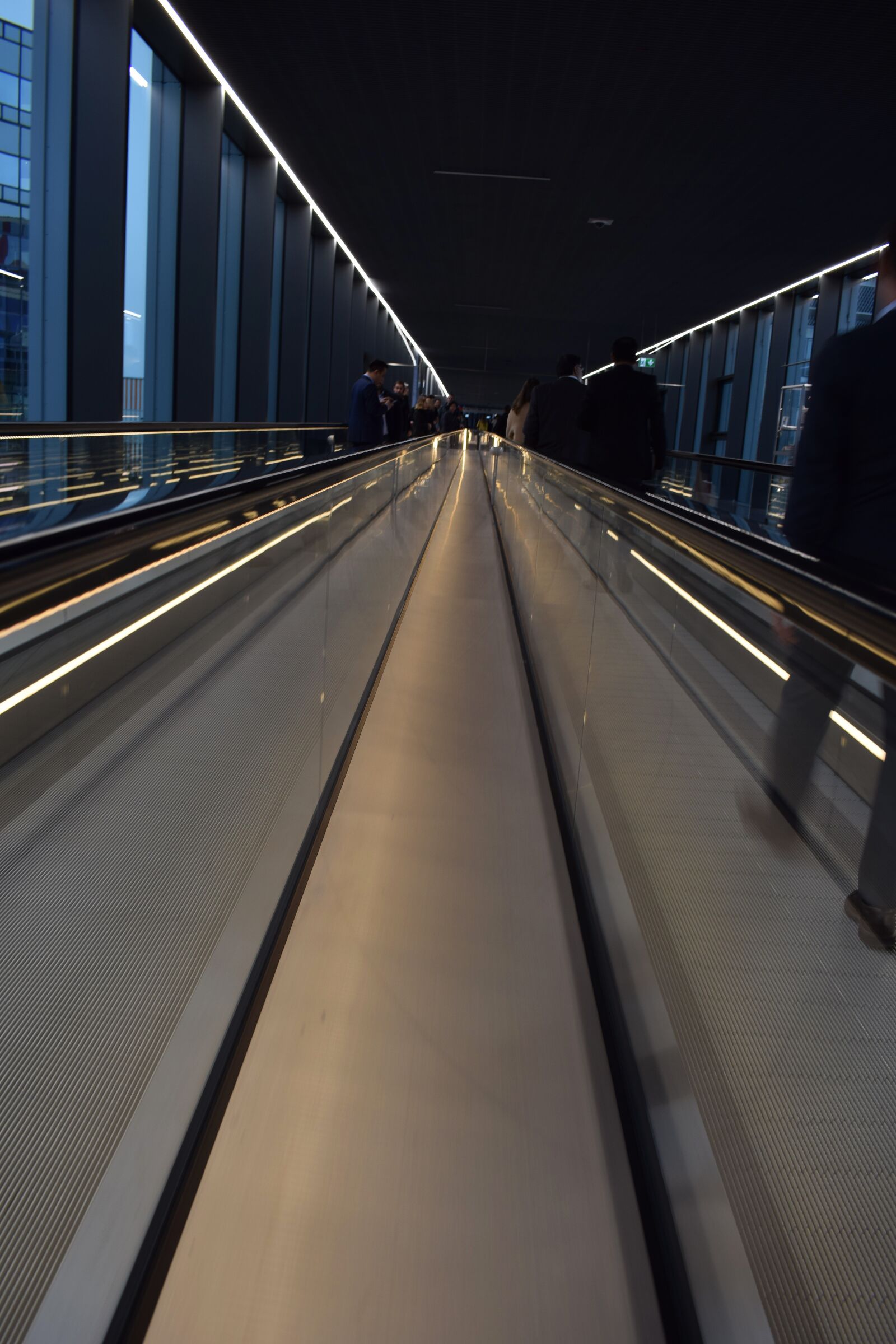 Nikon D5300 sample photo. Escalator, conveyor belt, transport photography